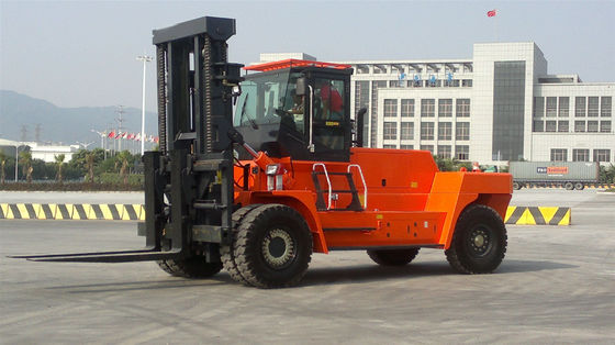 Otomatik Liman Forklift 35 Ton Volvo Enerji Tasarrufu Motoru 4000mm Maks. Asansör Yüksekliği